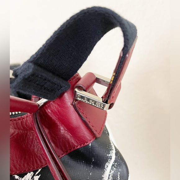 Rare L.A.M.B. Huntley hobo bag by Gwen Stefani, black, white graffiti red trim - Picture 10 of 10